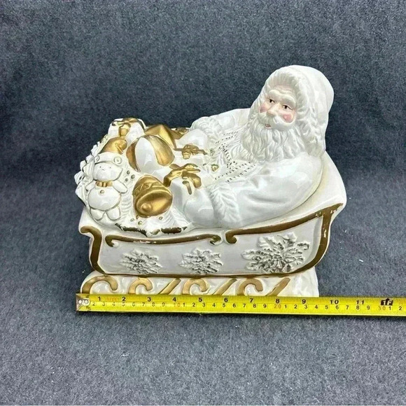 White & Gold Trim Ceramic Santa in Sleigh Cookie Jar World Bazaar's Inc. Xmas - Picture 10 of 10